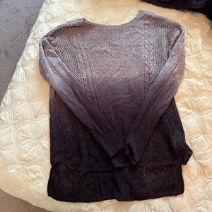 Two-tone lightweight sweater